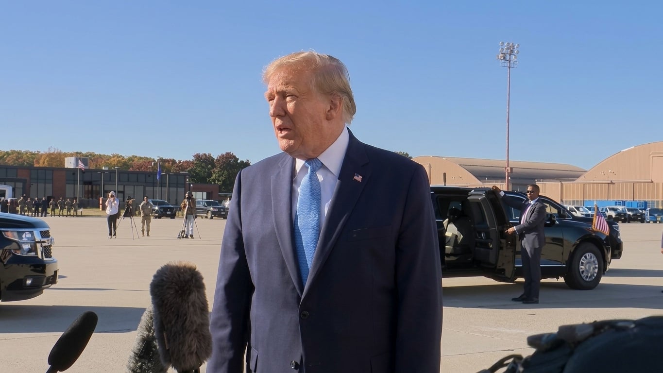 Cómo recibir la recompensa de un millón de dólares que promete Donald Trump