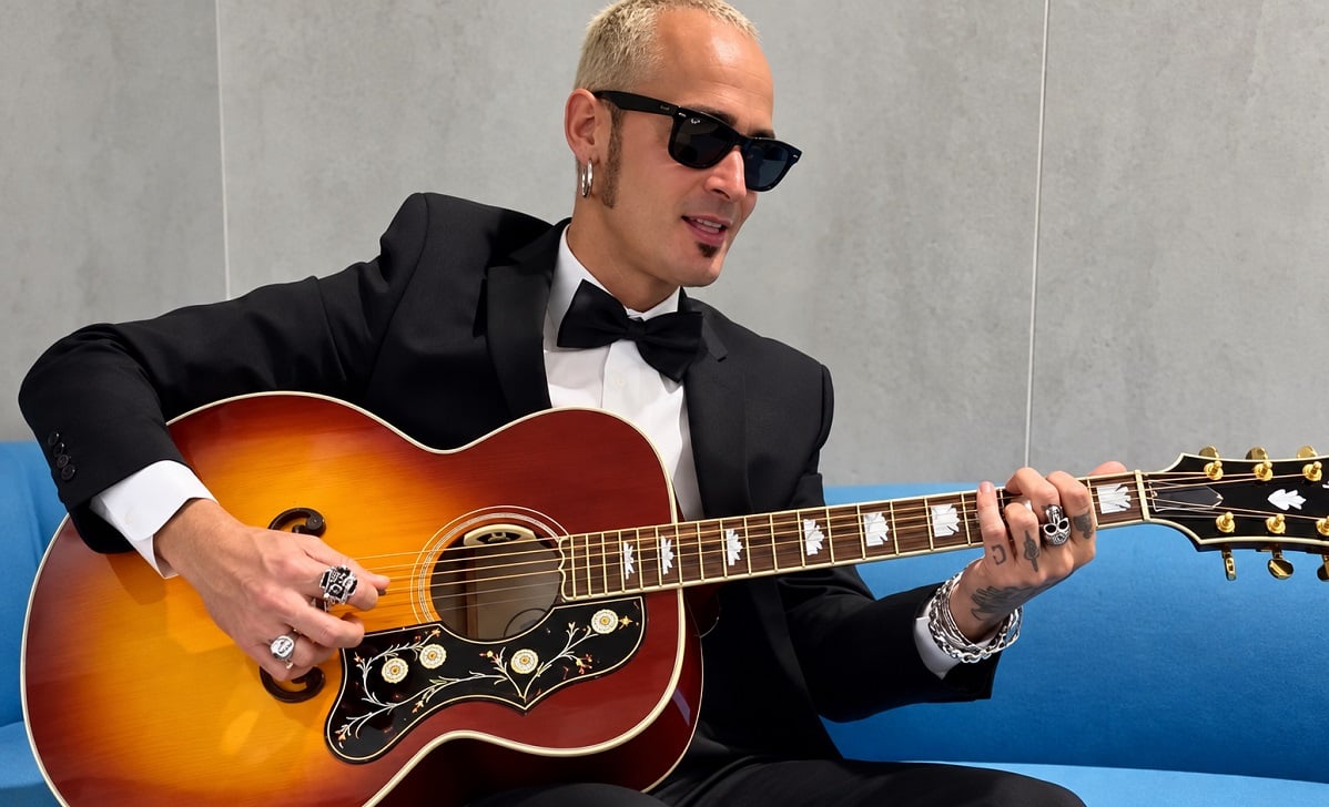 El guitarrista de Qva Libre.