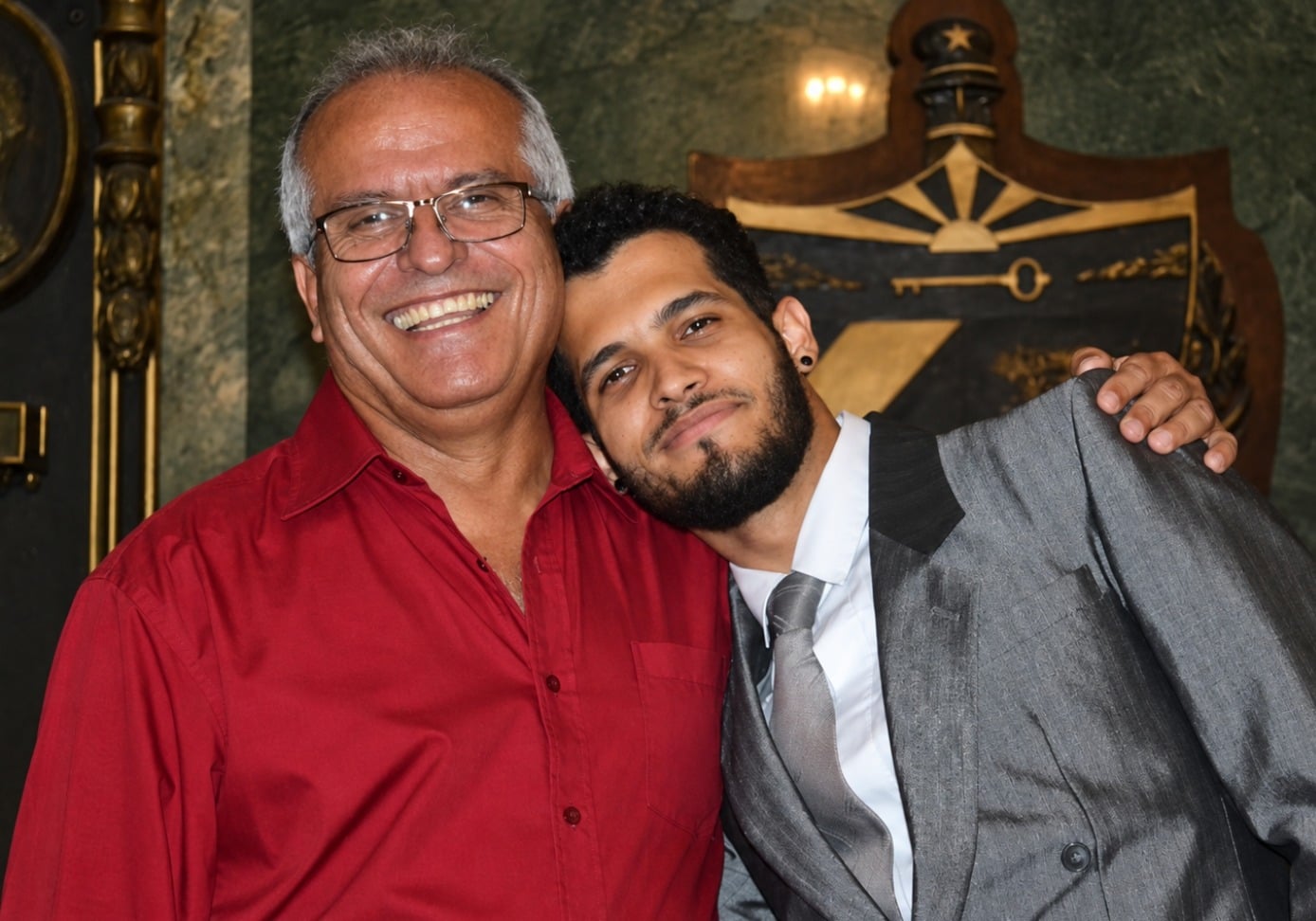 Hijo de fiscal que pide 10 años para los jóvenes de El4tico trabaja para compañías de EEUU y vive en España